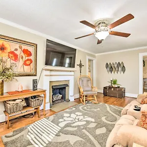  Holiday home Retreat About 14 Mi To Dtwn Charlotte! United States
