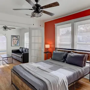  Apartment Charming Cooper-young Flat In The Heart Of United States